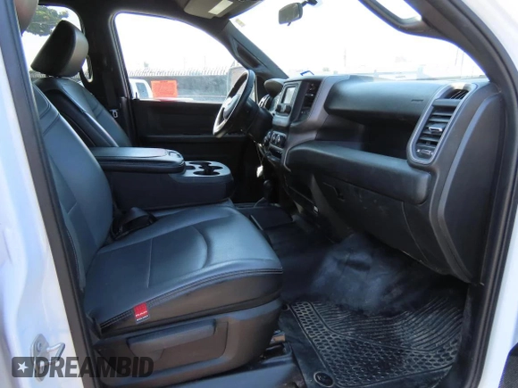 2024 Ram 2500 Tradesman with VIN 3C6UR5HJ4RG130753, listed as a Copart auction lot 60704505 with 15,070 mi miles and Clean title. Bid and sale history available at DreamBid. Image 5.