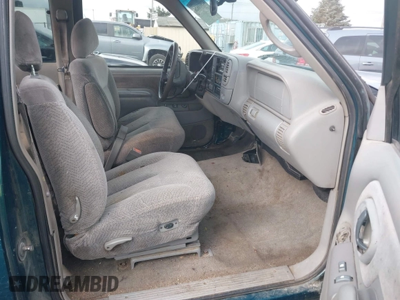 1997 Chevrolet Silverado 1500 with VIN 1GCEK19RXVE110345, listed as a IAAI auction lot 41911626 with 261,908 mi miles and . Bid and sale history available at DreamBid. Image 5.