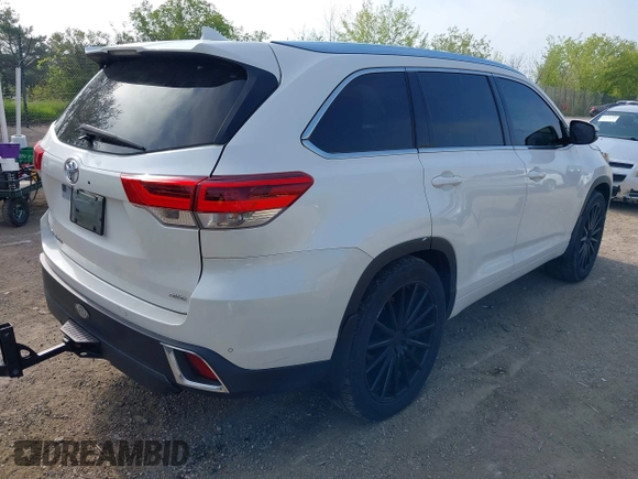 2018 Toyota Highlander Limited with VIN 5TDDZRFH1JS860254, listed as a IAAI auction lot 42263546 with 55,822 mi miles and . Bid and sale history available at DreamBid. Image 4.