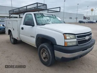 2007 Chevrolet Silverado 2500 with VIN 1GBHC24U57E123605, listed as a IAAI auction lot 42027406 with 201,311 mi miles. Bid and sale history available at carsss.com. Image 1.
