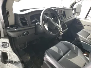 2022 Ford Transit Cargo with VIN 1FTRU8XG3NKA70813, listed as a Copart auction lot 67283004 with 81 mi miles and Clean Title. Bid and sale history available at DreamBid. Image 8.