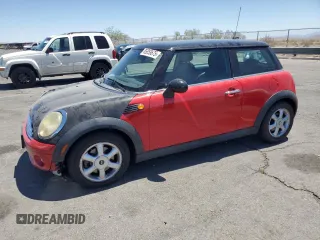 2008 MINI Hardtop z VIN WMWMF33518TT66193, wystawiony jako Copart lot #65858675 z przebiegiem 155 749 mil mil oraz Czysty tytuł • Clean title. Historia ofert i sprzedaży dostępna na DreamBid. Obrazek 1.