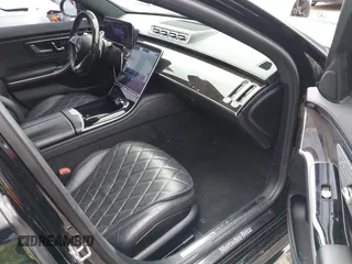2021 Mercedes-Benz S 580 with VIN W1K6G7GB4MA042831, listed as a IAAI auction lot 41969596 with 40,625 mi miles and . Bid and sale history available at DreamBid. Image 5.