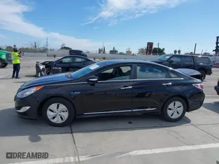 2013 Hyundai Sonata Hybrid Limited with VIN KMHEC4A44DA099701, listed as a IAAI auction lot 41964745 with 61,108 mi miles. Bid and sale history available at carsss.com. Image 13.
