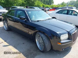 2006 Chrysler 300 Touring z VIN 2C3KA53G96H325430, wystawiony jako IAAI lot #42432052 z przebiegiem 109 695 mil mil oraz . Historia ofert i sprzedaży dostępna na DreamBid. Obrazek 1.