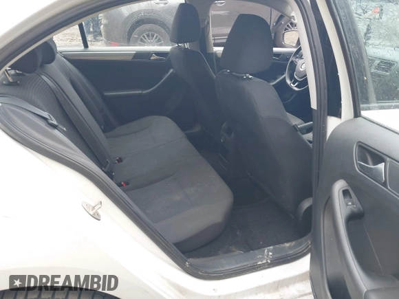 2015 Volkswagen Jetta SE с VIN 3VWD17AJ8FM335279, выставлен на аукционе IAAI как лот 42037495 с пробегом 106 893 миль миль и . История ставок и продаж доступна на DreamBid. Изображение 8.