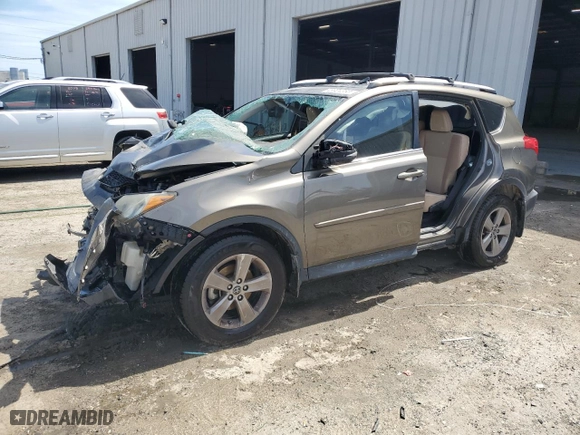 2015 Toyota RAV4 XLE with VIN JTMRFREV0FD157043, listed as a Copart auction lot 48904555 with 170,012 mi miles and Non Repairable. Bid and sale history available at carsss.com. Image 1.