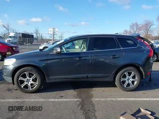 2012 Volvo XC60 3.0L with VIN YV4902DZ9C2309922, listed as a IAAI auction lot 41853170 with 121,325 mi miles. Bid and sale history available at carsss.com. Image 14.