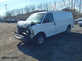 2009 GMC Savana Cargo Van with VIN 1GTGG25C591106833, listed as a IAAI auction lot 41381092 with 380,569 mi miles. Bid and sale history available at carsss.com. Image 2.