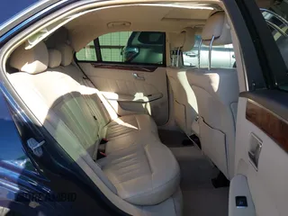 2014 Mercedes-Benz E-Class E 350 Luxury with VIN WDDHF8JBXEB068470, listed as a IAAI auction lot 40914692 with 96,308 mi miles. Bid and sale history available at carsss.com. Image 8.
