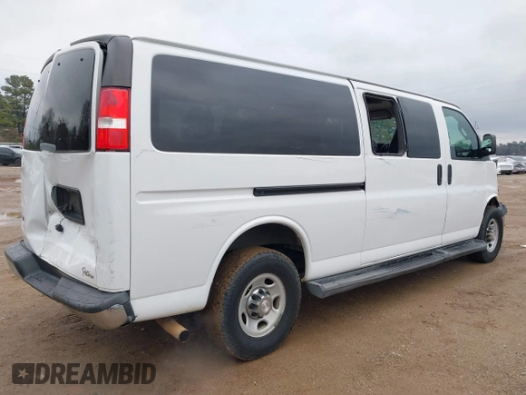 2020 Chevrolet Express Passenger LT z VIN 1GAZGPFG4L1121251, wystawiony jako IAAI lot #41306415 z przebiegiem 77 060 mil mil oraz . Historia ofert i sprzedaży dostępna na DreamBid. Obrazek 4.