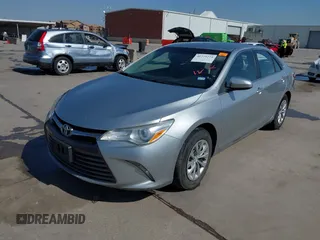 2017 Toyota Camry XLE z VIN 4T1BF1FK0HU391480, wystawiony jako IAAI lot #41775274 z przebiegiem 138 304 mil mil oraz . Historia ofert i sprzedaży dostępna na DreamBid. Obrazek 18.