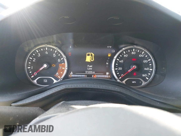 2021 Jeep Renegade Latitude z VIN ZACNJDBB1MPM77865, wystawiony jako IAAI lot #41743614 z przebiegiem 51 223 mil mil oraz . Historia ofert i sprzedaży dostępna na DreamBid. Obrazek 7.