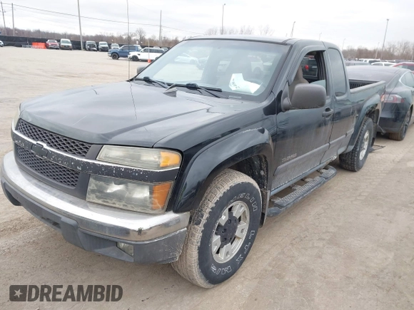 2004 Chevrolet Colorado LS Z71 with VIN 1GCDT196348111137, listed as a IAAI auction lot 41482484 with 236,180 mi miles. Bid and sale history available at carsss.com. Image 2.