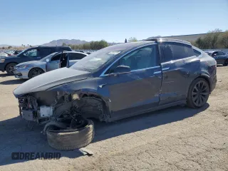 2016 Tesla Model X 70D z VIN 5YJXCDE25GF026077, wystawiony jako Copart lot #47127275 z przebiegiem Nie podano mil oraz Szkody całkowita. Historia ofert i sprzedaży dostępna na DreamBid. Obrazek 1.
