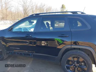 2019 Jeep Cherokee Latitude Plus with VIN 1C4PJMLX5KD369346, listed as a IAAI auction lot 41407489 with 50,898 mi miles. Bid and sale history available at carsss.com. Image 15.