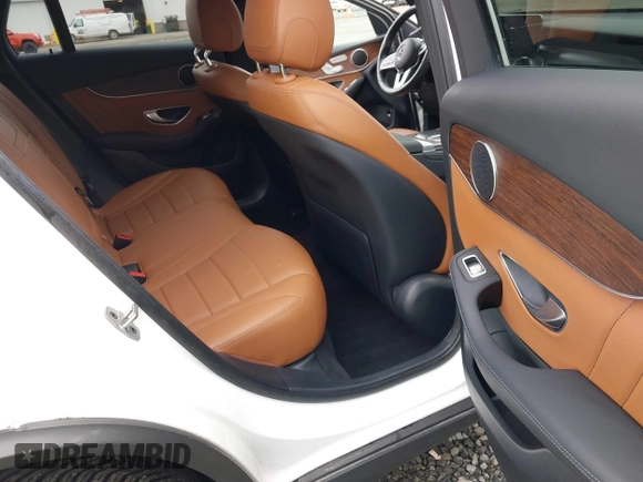 2022 Mercedes-Benz GLC 300 z VIN W1N0G8EB7NG102309, wystawiony jako IAAI lot #41778212 z przebiegiem 21 032 mil mil oraz . Historia ofert i sprzedaży dostępna na DreamBid. Obrazek 8.