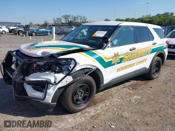 2022 Ford Police Interceptor Utility z VIN 1FM5K8AB2NGA02664, wystawiony jako IAAI lot #40499840 z przebiegiem 7 067 mil mil oraz . Historia ofert i sprzedaży dostępna na DreamBid. Obrazek 18.