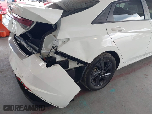 2023 Hyundai Elantra SEL with VIN 5NPLM4AG9PH104424, listed as a IAAI auction lot 42252864 with 39,297 mi miles and . Bid and sale history available at DreamBid. Image 6.