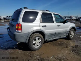 2002 Ford Escape XLT Choice with VIN 1FMYU03172KB66305, listed as a Copart auction lot 41917155 with 135,184 mi miles and Clean Title. Bid and sale history available at carsss.com. Image 3.