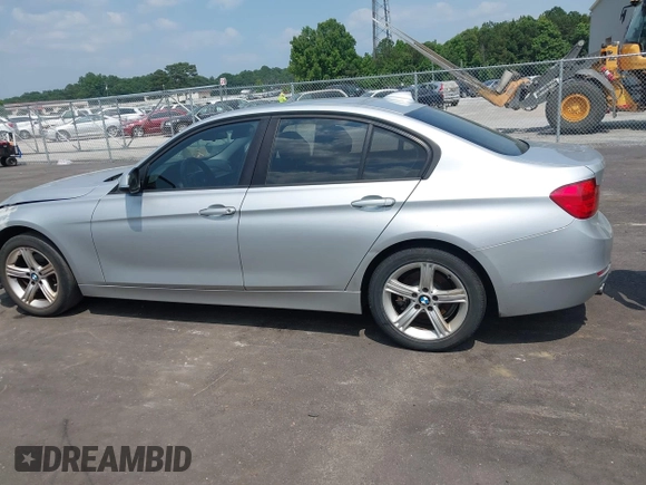 2014 BMW 3 Series 328i xDrive с VIN WBA3B5C58EP543698, выставлен на аукционе IAAI как лот 42417625 с пробегом 237 150 миль миль и . История ставок и продаж доступна на DreamBid. Изображение 13.