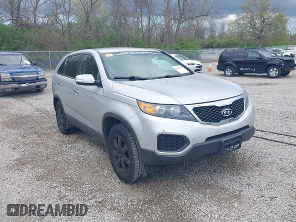 2013 Kia Sorento LX with VIN 5XYKTCA60DG372961, listed as a IAAI auction lot 42061693 with 181,034 mi miles. Bid and sale history available at carsss.com. Image 1.