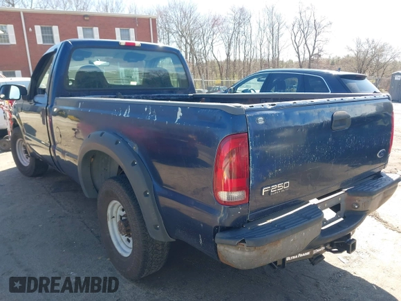 2002 Ford Super Duty F-250 XL with VIN 1FTNF20L92EA36463, listed as a IAAI auction lot 41994490 with 113,802 mi miles. Bid and sale history available at carsss.com. Image 3.