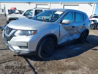 2019 Nissan Rogue SV with VIN KNMAT2MV9KP528451, listed as a IAAI auction lot 41680976 with 117,235 mi miles. Bid and sale history available at carsss.com. Image 18.