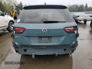 2020 Volkswagen Tiguan SE with VIN 3VV2B7AX4LM005342, listed as a Copart auction lot 52052615 with 35,787 mi miles and Salvage Title. Bid and sale history available at DreamBid. Image 6.