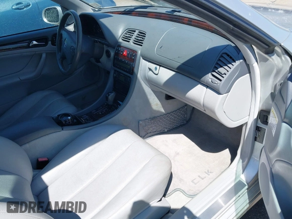 2001 Mercedes-Benz CLK 320/430 with VIN WDBLK65G51T070320, listed as a IAAI auction lot 42001115 with 81,050 mi miles and . Bid and sale history available at carsss.com. Image 5.
