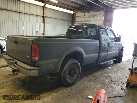 2001 Ford Super Duty F-250 XL with VIN 1FTNX21L81ED76472, listed as a Copart auction lot 46897535 with 124,250 mi miles and Salvage Title. Bid and sale history available at carsss.com. Image 3.
