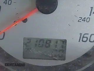 2003 Nissan Maxima SE z VIN JN1DA31D43T512898, wystawiony jako IAAI lot #42111179 z przebiegiem 210 817 mil mil oraz . Historia ofert i sprzedaży dostępna na DreamBid. Obrazek 15.