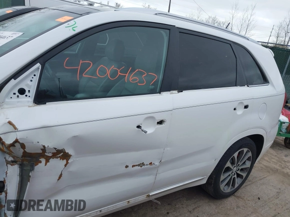 2014 Kia Sorento SX with VIN 5XYKWDA7XEG489258, listed as a IAAI auction lot 42004637 with 95,904 mi miles. Bid and sale history available at carsss.com. Image 15.