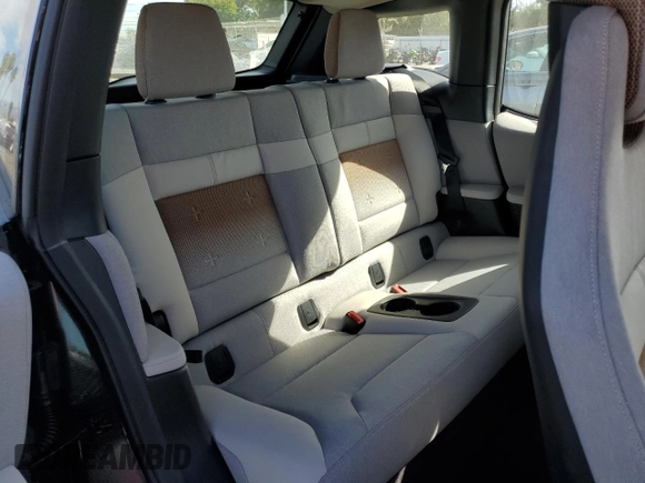 2019 BMW i3 with VIN WBY8P4C51K7E84270, listed as a Copart auction lot 77707224 with 15,584 mi miles and Salvage Title. Bid and sale history available at carsss.com. Image 10.