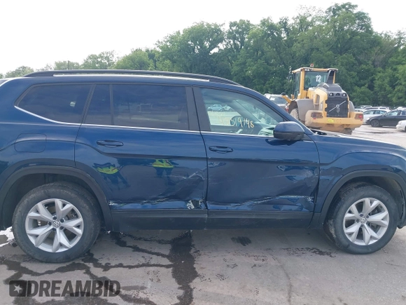 2020 Volkswagen Atlas SE with VIN 1V2LR2CA3LC504532, listed as a IAAI auction lot 42319148 with 113,745 mi miles and . Bid and sale history available at DreamBid. Image 6.
