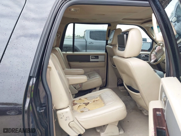2014 Ford Expedition EL XLT with VIN 1FMJK1H55EEF13111, listed as a IAAI auction lot 41748977 with 261,286 mi miles. Bid and sale history available at carsss.com. Image 8.