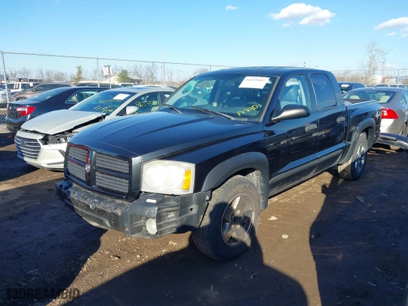 2006 Dodge Dakota SLT with VIN 1D7HW48K66S632826, listed as a IAAI auction lot 41635407 with 208,046 mi miles. Bid and sale history available at carsss.com. Image 18.