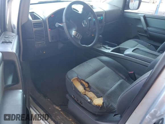 2005 Nissan Titan SE z VIN 1N6AA06B05N561722, wystawiony jako Copart lot #41987285 z przebiegiem 203 558 mil mil oraz Szkoda całkowita • Salvage title. Historia ofert i sprzedaży dostępna na DreamBid. Obrazek 8.