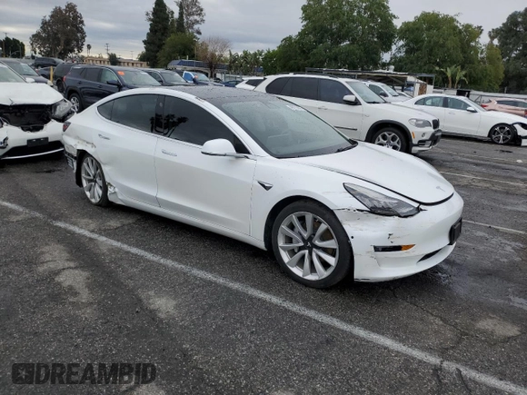 2019 Tesla Model 3 Mid Range z VIN 5YJ3E1EA3KF337854, wystawiony jako Copart lot #48472855 z przebiegiem 113 562 mil mil oraz Szkoda całkowita • Salvage title. Historia ofert i sprzedaży dostępna na DreamBid. Obrazek 4.