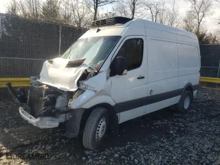 2017 Freightliner Sprinter Cargo Van with VIN WDYPF0CD1HP387242, listed as a Copart auction lot 84517624 with 232,062 mi miles and Salvage Title. Bid and sale history available at carsss.com. Image 1.