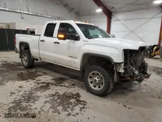 2018 GMC Sierra 2500HD with VIN 1GT22REG7JZ327375, listed as a Copart auction lot 49382585 with 129,420 mi miles and Salvage Title. Bid and sale history available at carsss.com. Image 4.