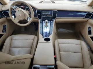 2012 Porsche Panamera z VIN WP0AA2A78CL011534, wystawiony jako Copart lot #82832404 z przebiegiem 136 808 mil mil oraz Szkoda całkowita • Salvage title. Historia ofert i sprzedaży dostępna na DreamBid. Obrazek 8.