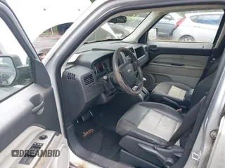 2007 Jeep Patriot Limited with VIN 1J8FF48W77D318640, listed as a IAAI auction lot 42653588 with 88,375 mi miles and . Bid and sale history available at DreamBid. Image 5.