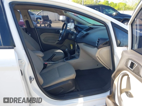 2015 Ford Fiesta SE with VIN 3FADP4BJXFM202690, listed as a IAAI auction lot 41993030 with 194,924 mi miles. Bid and sale history available at carsss.com. Image 5.