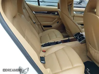 2013 Porsche Panamera with VIN WP0AA2A72DL014124, listed as a IAAI auction lot 42115410 with 184,206 mi miles. Bid and sale history available at carsss.com. Image 8.