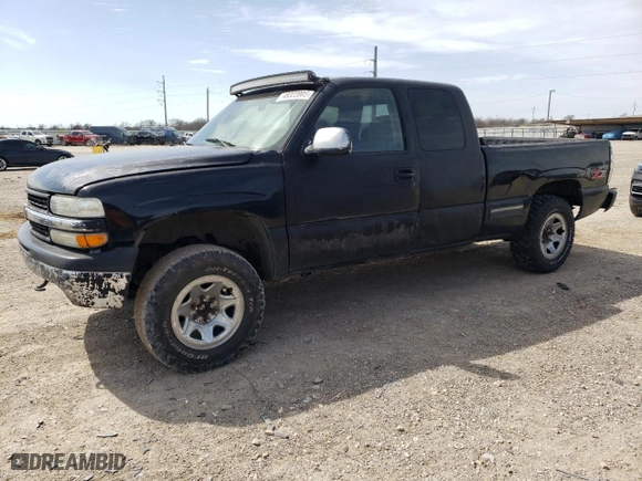 1999 Chevrolet Silverado 1500 LT with VIN 2GCEK19T7X1266102, listed as a Copart auction lot 48322005 with 321,445 mi miles and Salvage Title. Bid and sale history available at carsss.com. Image 1.