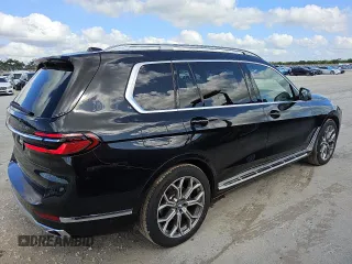 2024 BMW X7 xDrive40i z VIN 5UX23EM09R9V90469, wystawiony jako Copart lot #56997145 z przebiegiem 29 827 mil mil oraz Czysty tytuł • Clean title. Historia ofert i sprzedaży dostępna na DreamBid. Obrazek 3.
