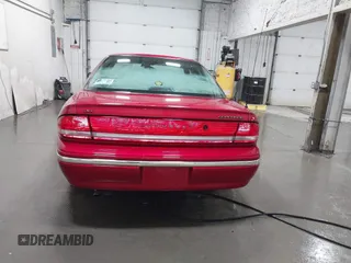 1997 Chrysler Concorde z VIN 2C3HD56F5VH686947, wystawiony jako IAAI lot #41990264 z przebiegiem 156 336 mil mil oraz . Historia ofert i sprzedaży dostępna na DreamBid. Obrazek 16.