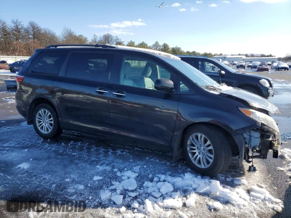 2017 Toyota Sienna XLE Auto Access Seat with VIN 5TDYZ3DC7HS867483, listed as a Copart auction lot 43796085 with 79,255 mi miles and Non Repairable. Bid and sale history available at DreamBid. Image 4.