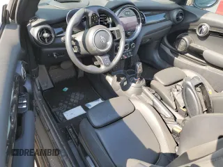 2022 MINI Convertible Cooper S z VIN WMW43DL08N3N99681, wystawiony jako Copart lot #67152054 z przebiegiem Nie podano mil oraz Szkoda całkowita • Salvage title. Historia ofert i sprzedaży dostępna na DreamBid. Obrazek 8.